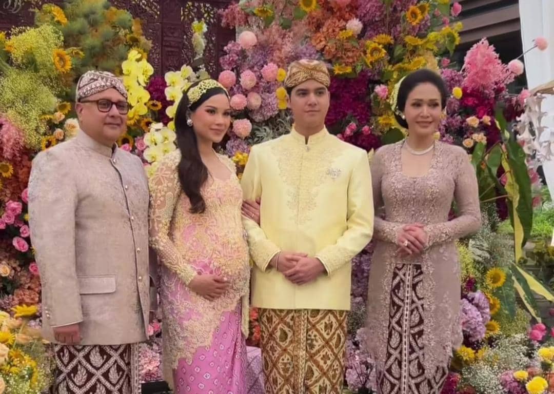 Dekorasi tujuh bulanan kehamilan Alyssa Daguise