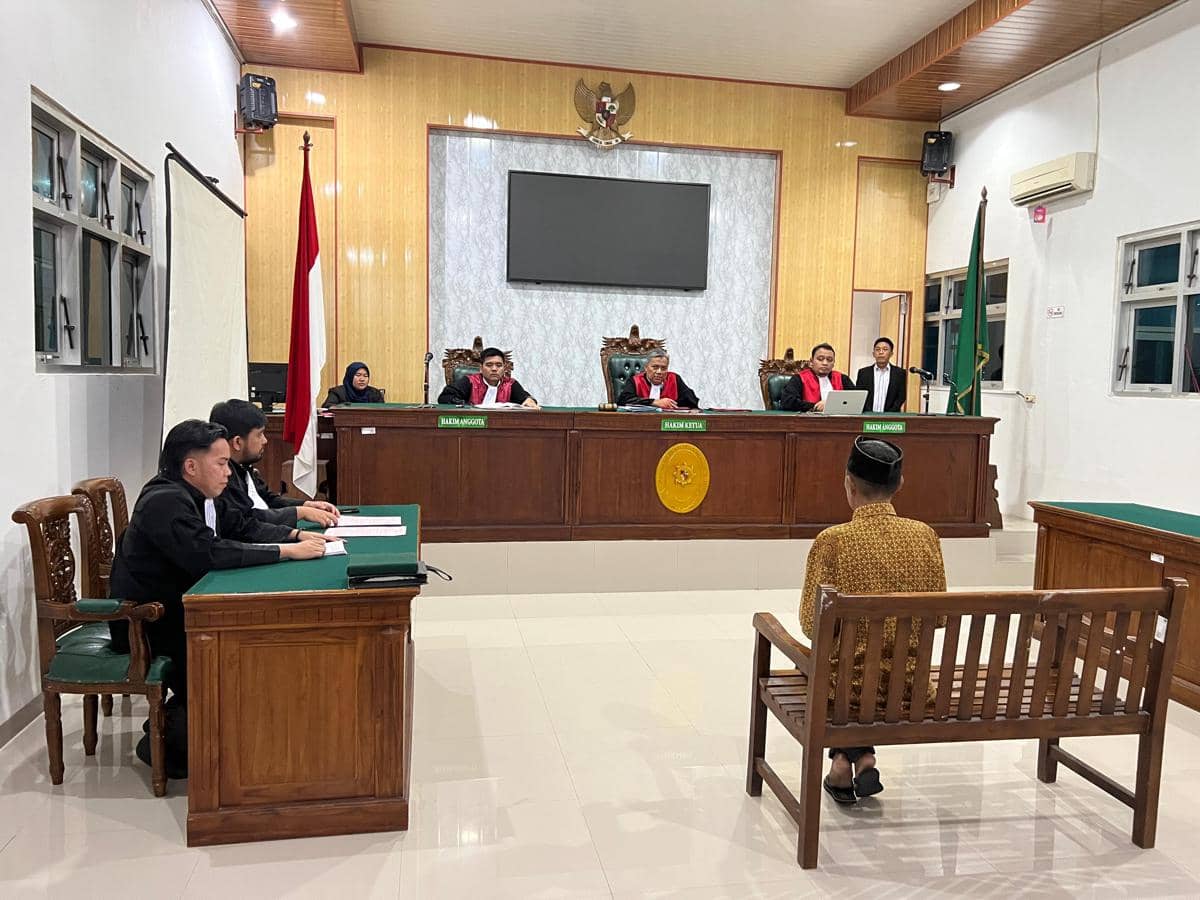 Terdakwa Nasirun (57) menjalani sidang tuntutan di PN Gunung Sugih.