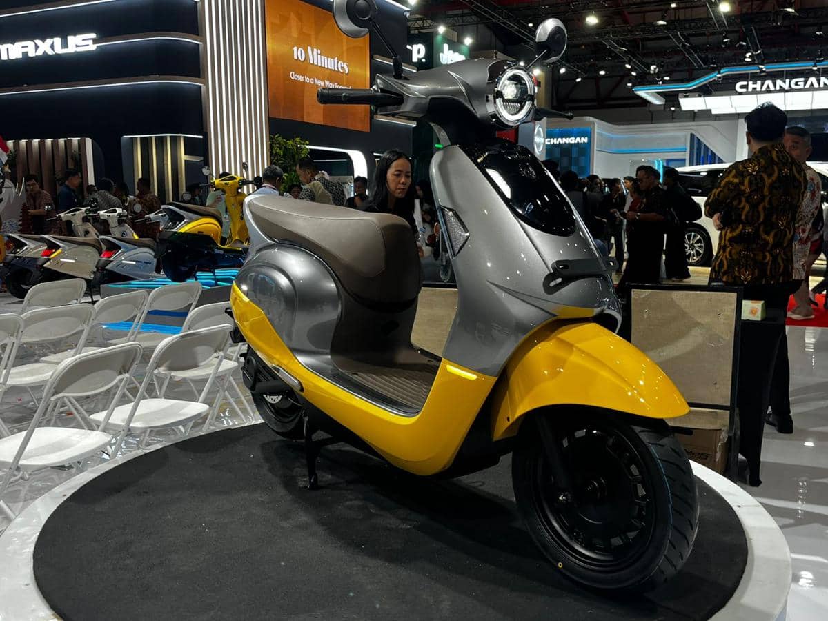 Ini Perbedaan Motor Listrik QT dan QT Pro