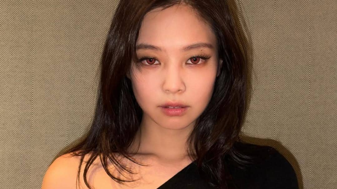 Kenapa Jennie BLACKPINK Kena Hujat Gara-gara Tanda Tangan?