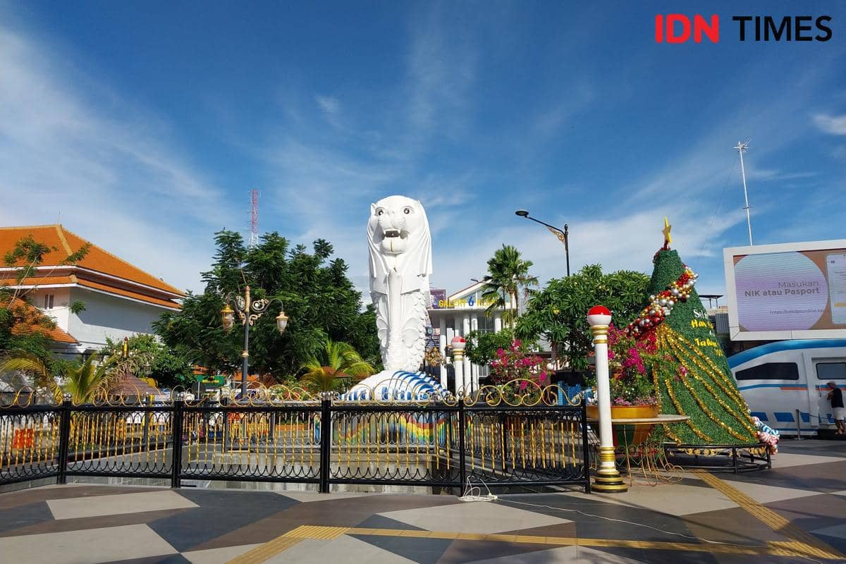 Potret miniatur Merlion di Pahlawan Street Center Madiun 