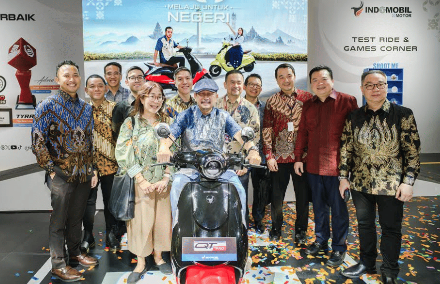 Desain futuristik dengan pilihan warna ekspresif