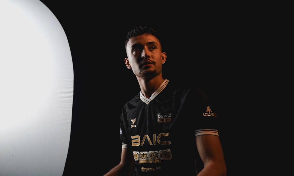 Ivar Jenner resmi berseragam Dewa United.