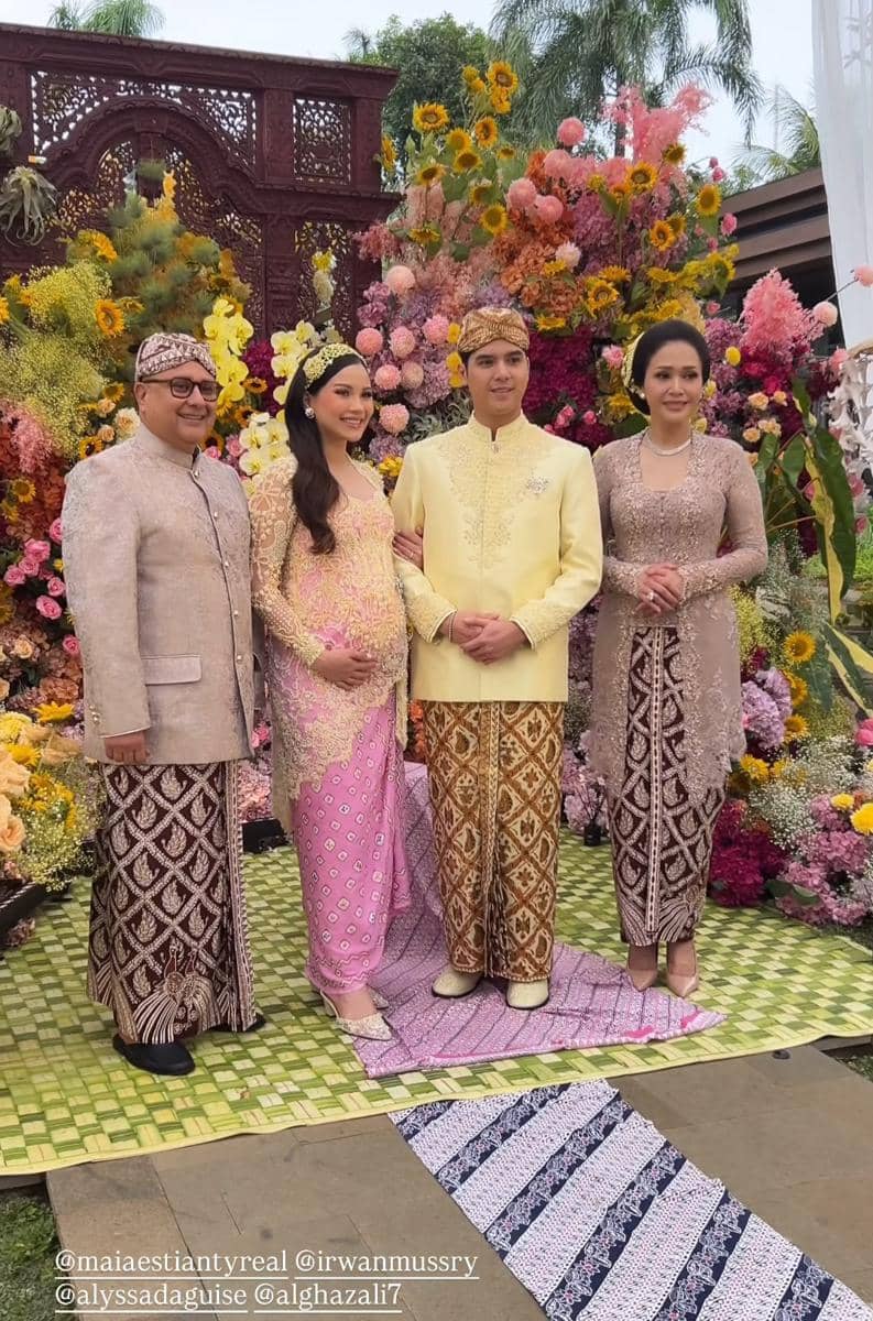 Tasyakuran kehamilan Alyssa Daguise