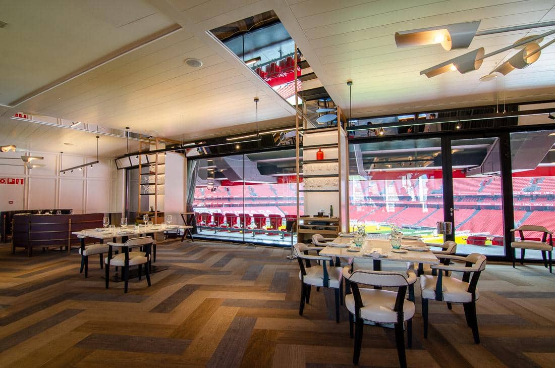 Potret restoran San Mames Jatetxea, di dalam stadion San Mames 