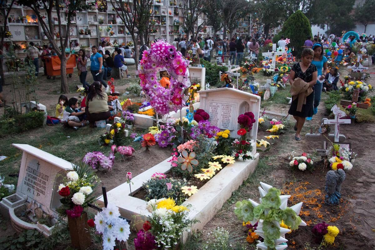 perayaan Día de los Muertos di kuburan kota Guanajuato