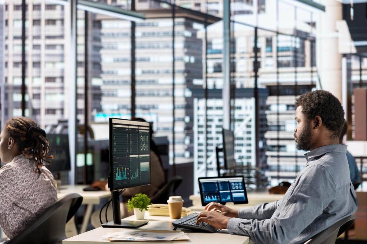 ilustrasi suasana kerja