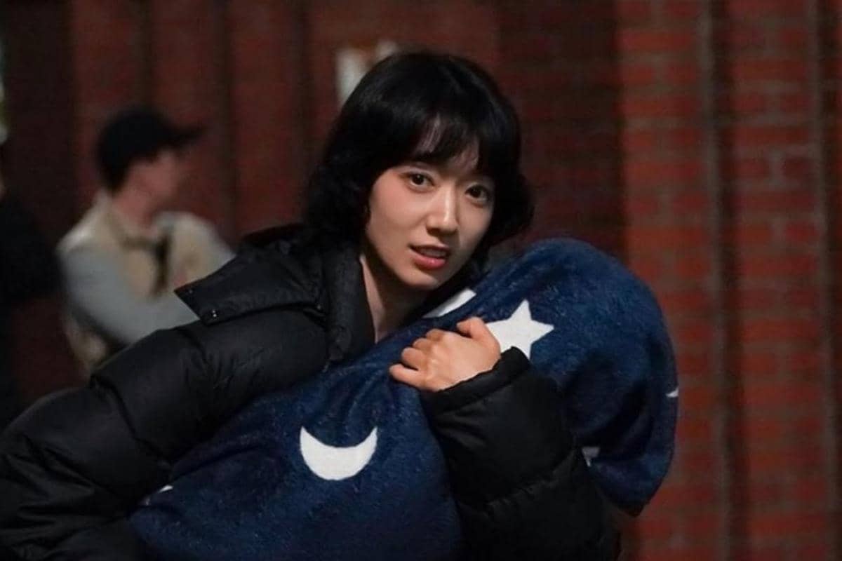 Still Cut Undercover Miss Hong