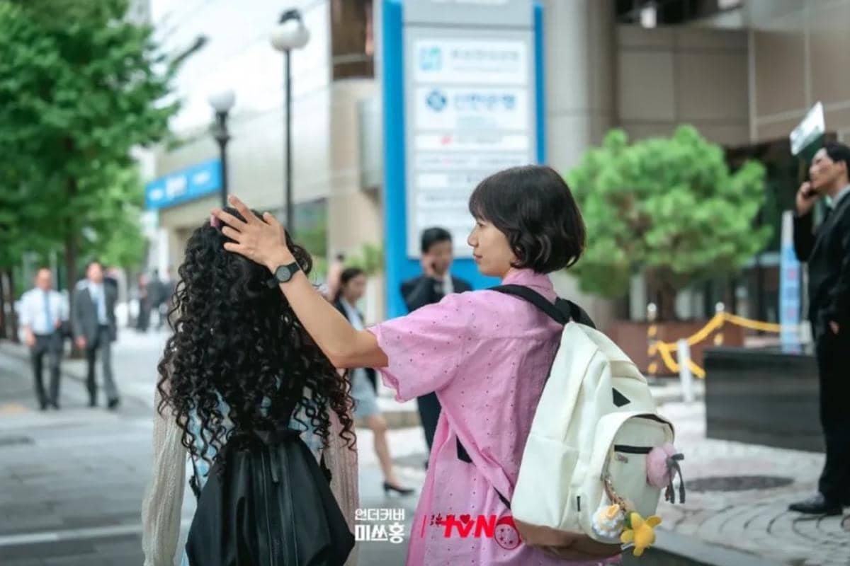 Still Cut Undercover Miss Hong