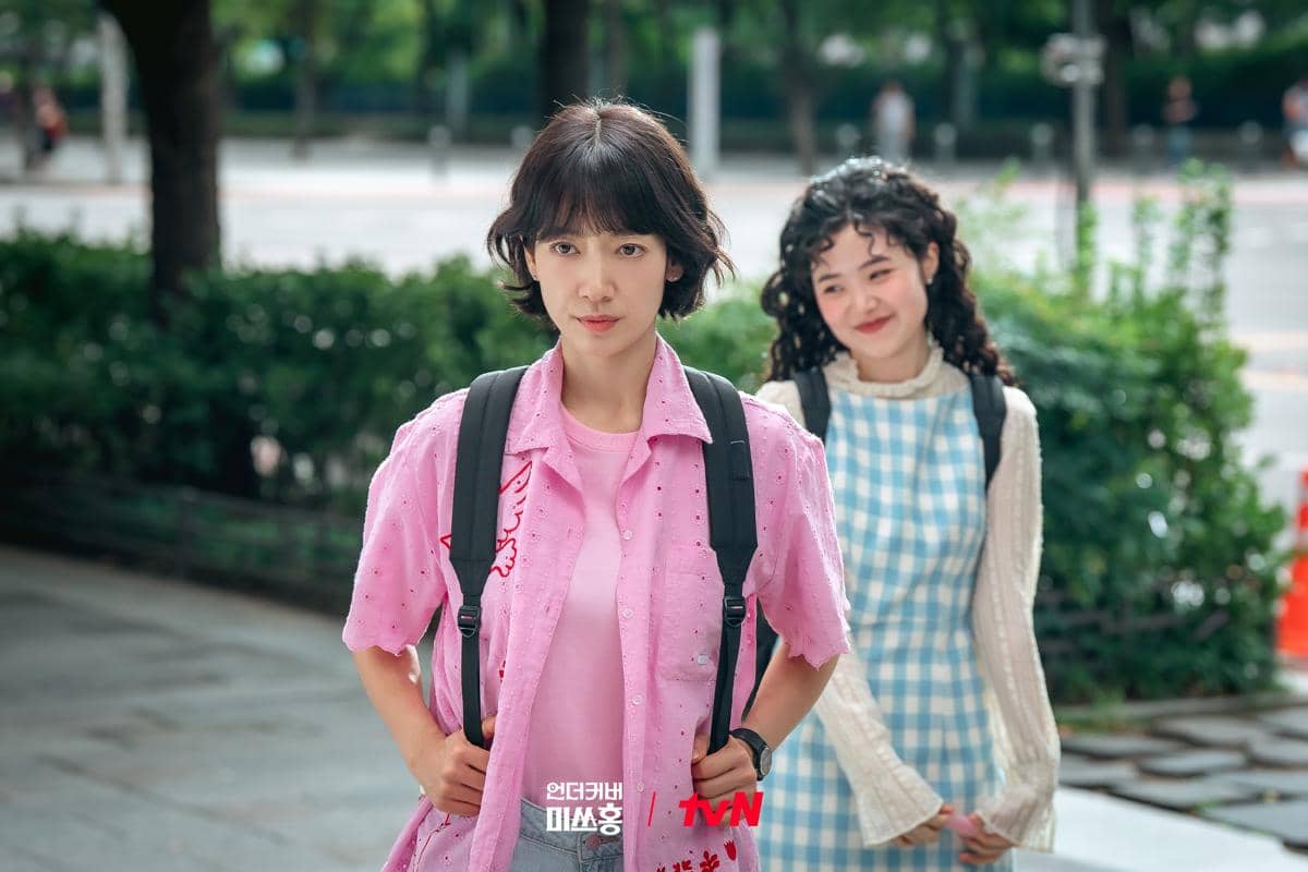 Park Shin Hye dan Choi Ji Su di Undercover Miss Hong