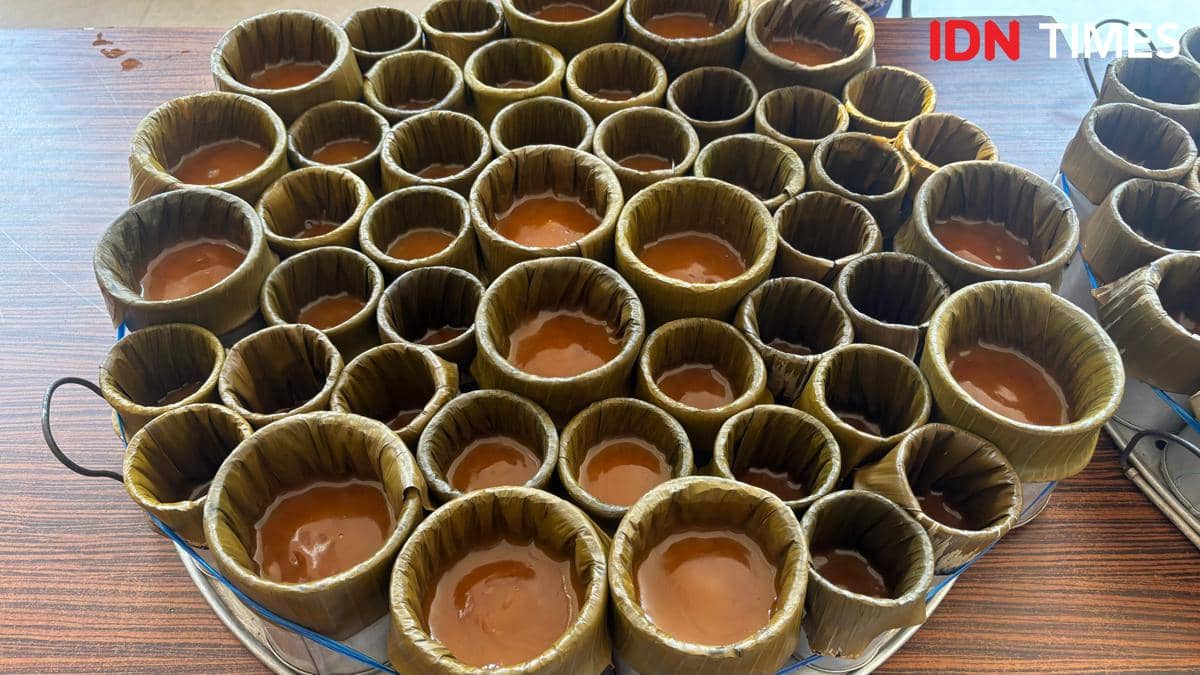 Proses Pembuatan Kue Bakul di Toko Kue Phin Phin Jalan Dewa Ruci Medan (Mangara Wahyudi)