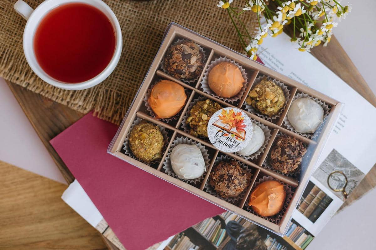 ilustrasi kreasi cole cokelat untuk hadiah Valentine