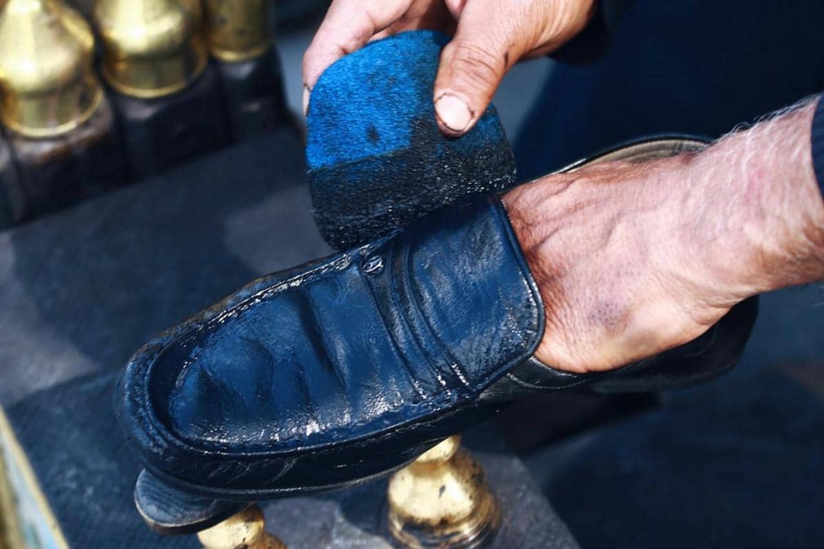 ilustrasi recoloring sepatu 