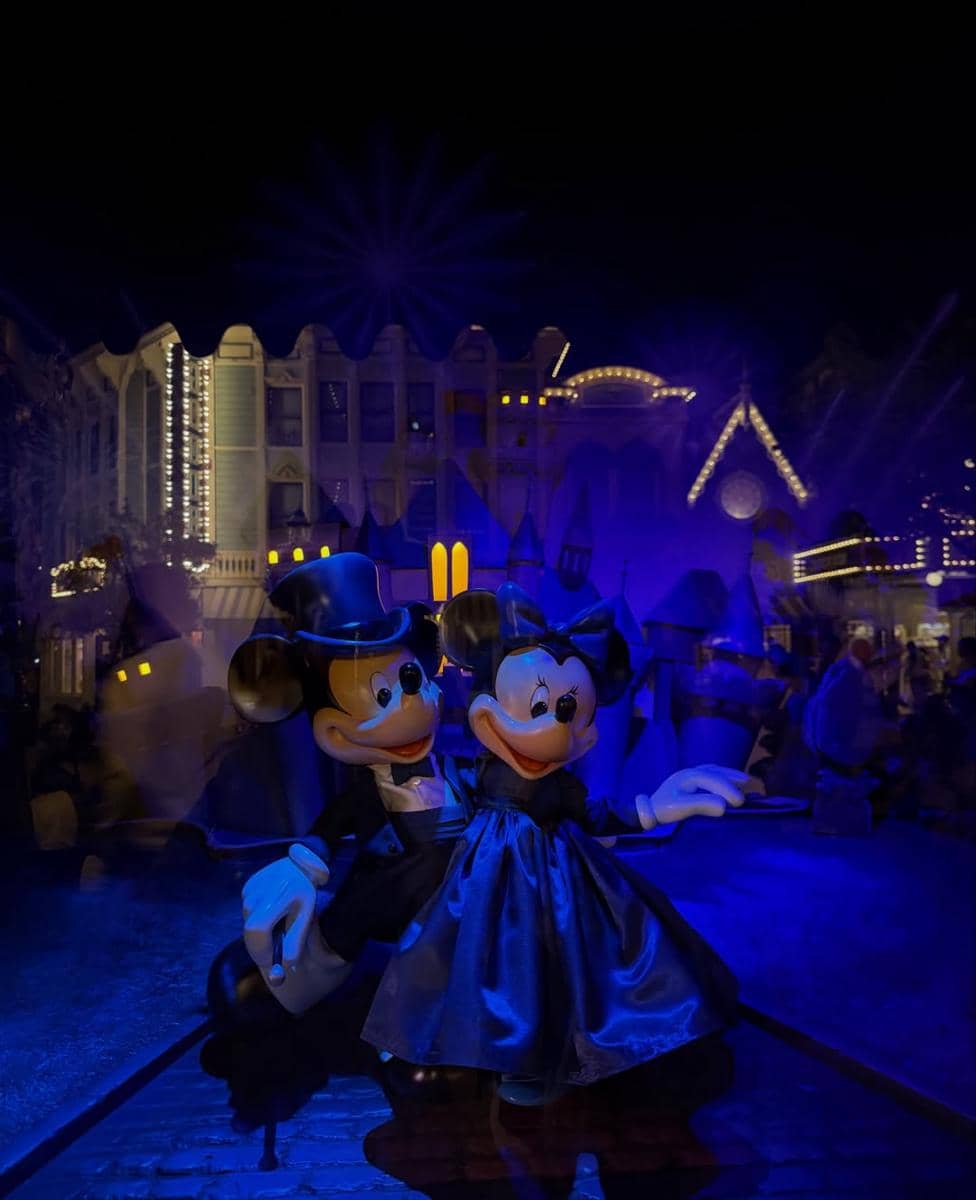 Sarah Keihl dan sahabat ke Disneyland Shanghai