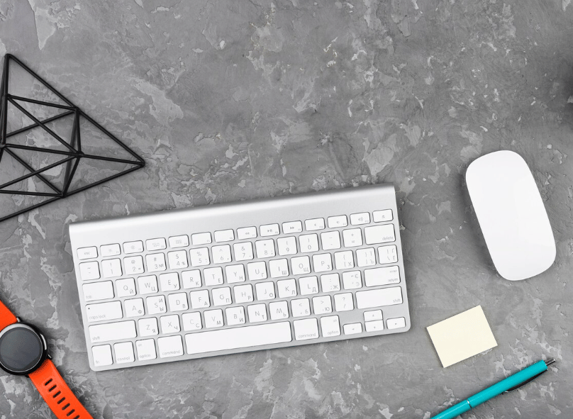 ilustrasi keyboard dan mouse