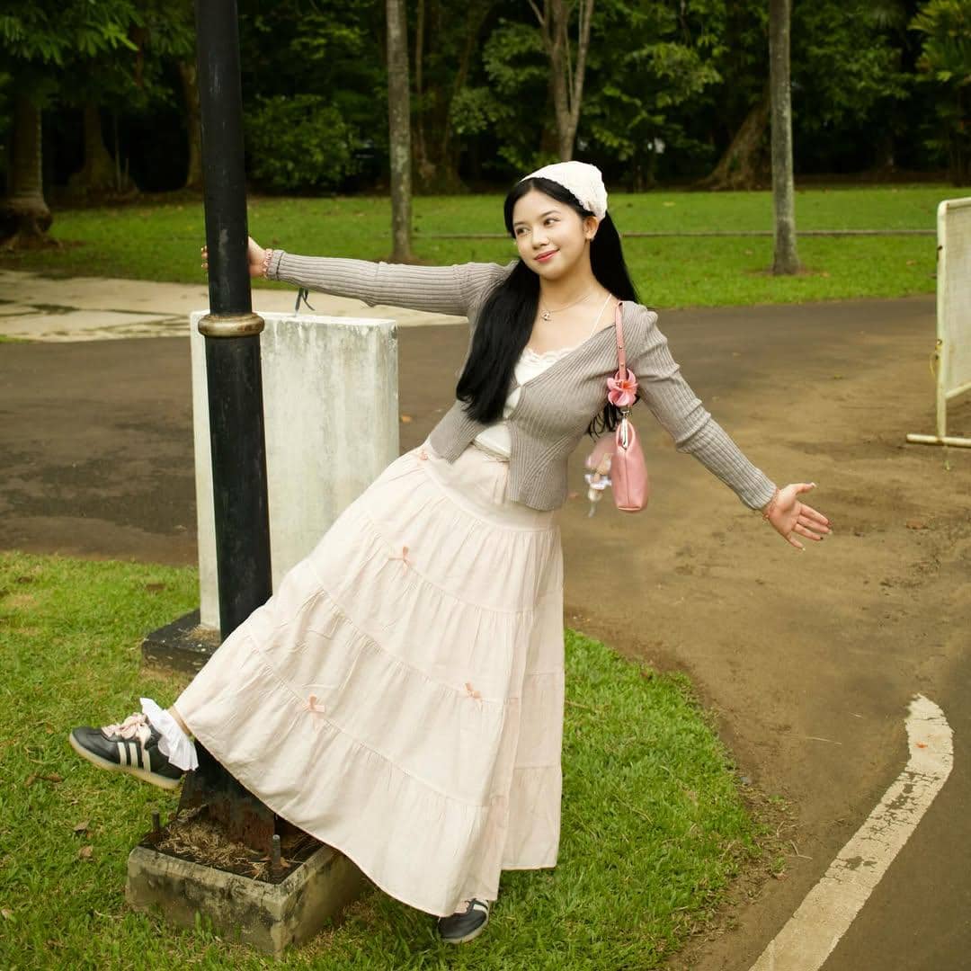 Inspirasi OOTD ala Diva Azzura 