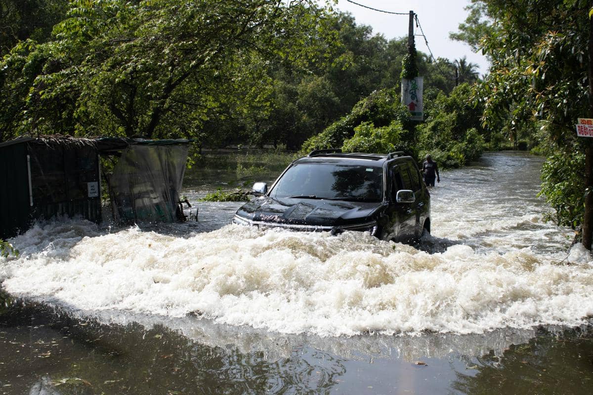 Banjir Tangsel: Tanggul Jebol hingga Kali Menyempit Jadi Penyebab