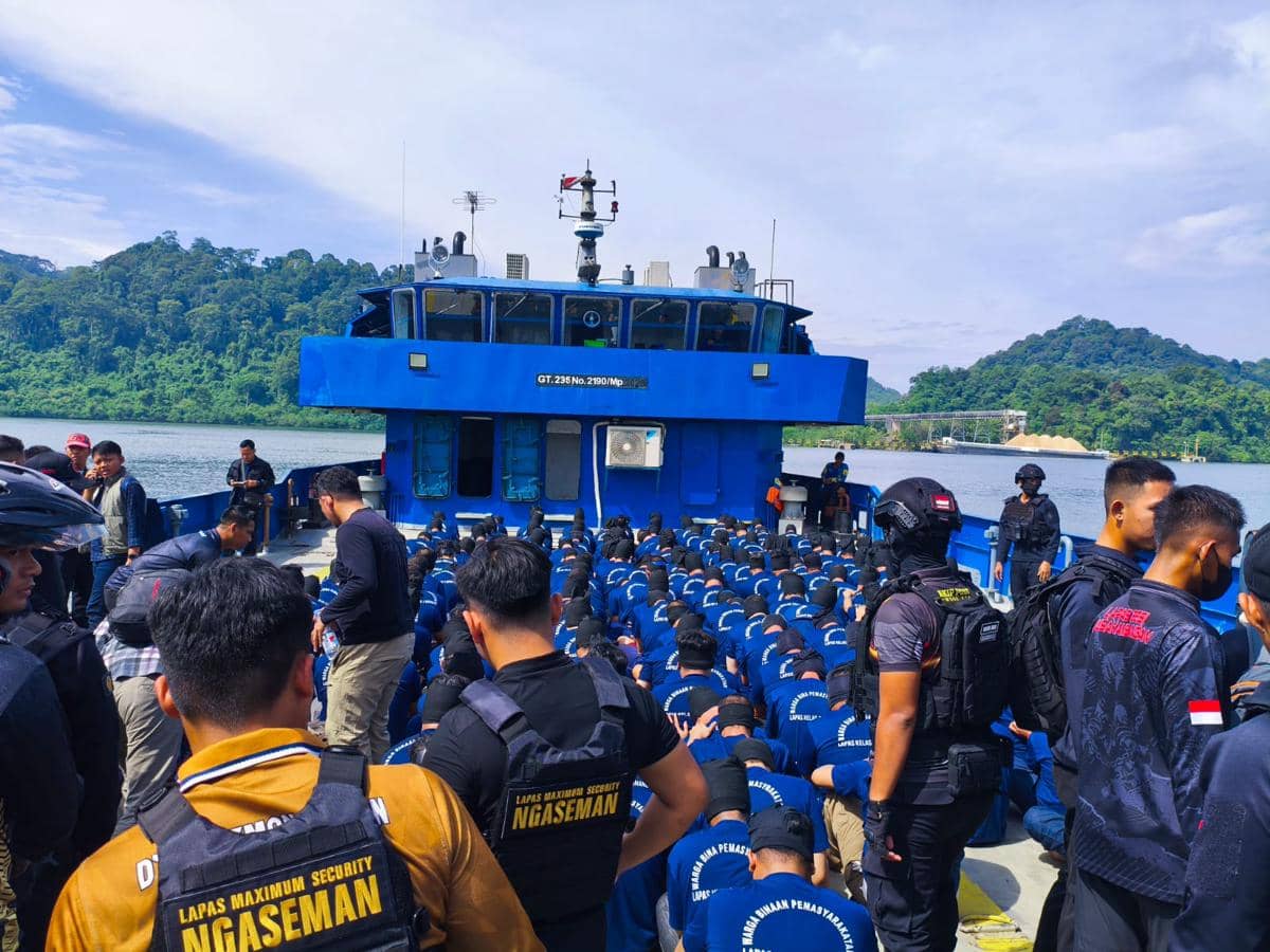 Pemindahan ratusan napi high risk ke Nusakambangan untuk tekan peredaran narkoba ilegal 