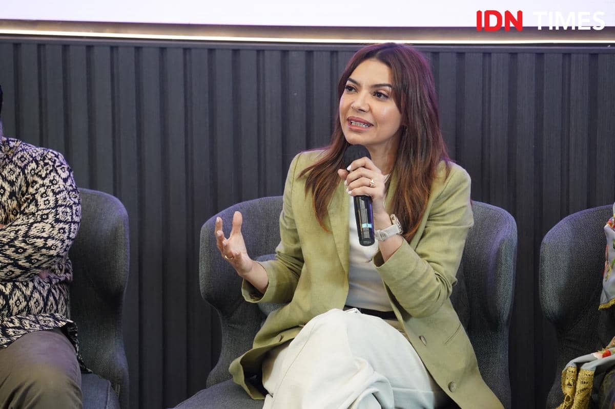 Founder Narasi Najwa Shihab di acara diskusi "3 Wajah Roehana Koeddoes: Pahlawan Nasional, Jurnalis Perempuan Pertama di Indonesia" yang digelar IDN Times bekerja sama dengan Yayasan Amai Setia dan (FJPI) (IDN Times/Krisna)