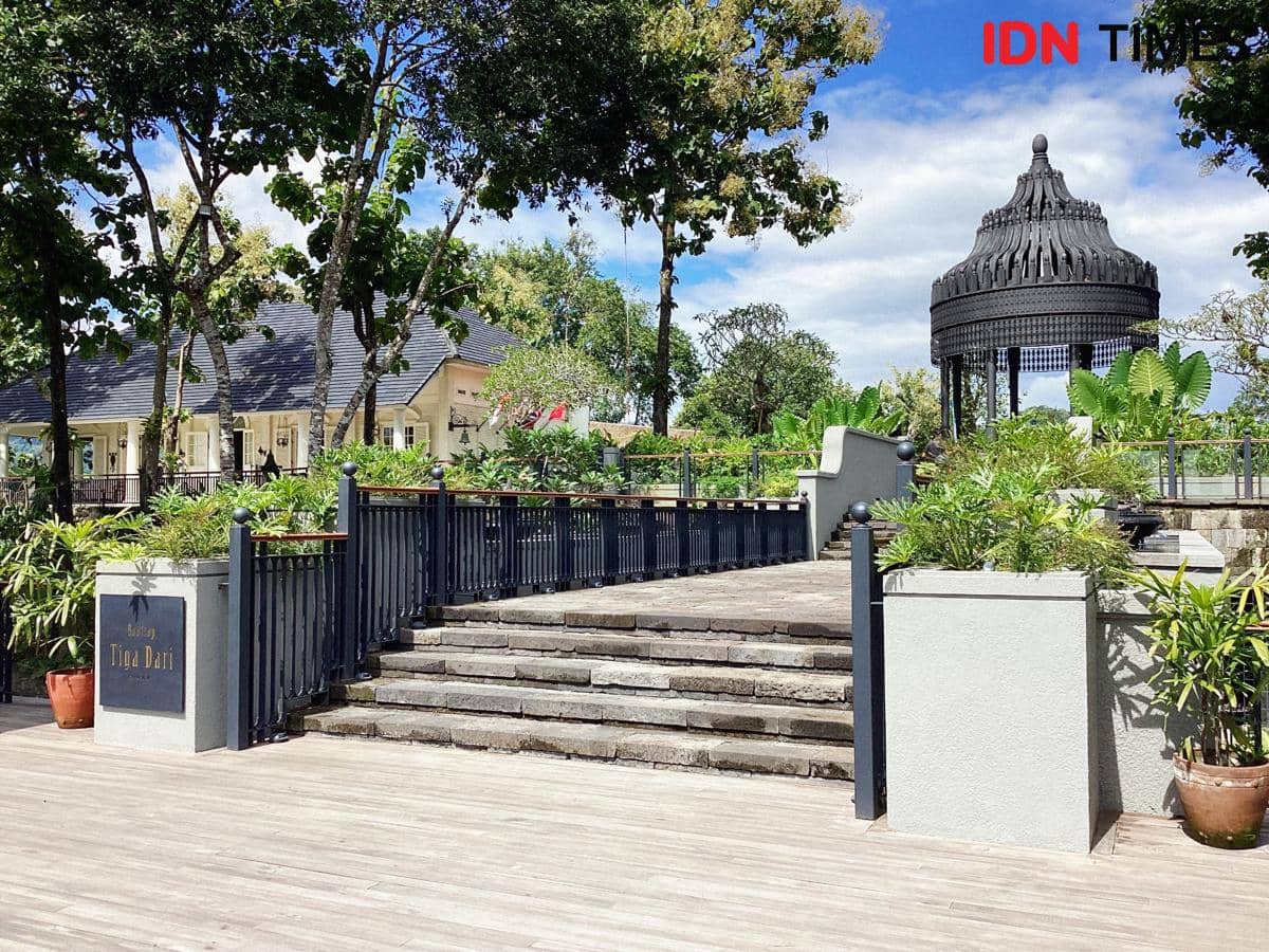 Potret Tiga Dari Plataran Borobudur