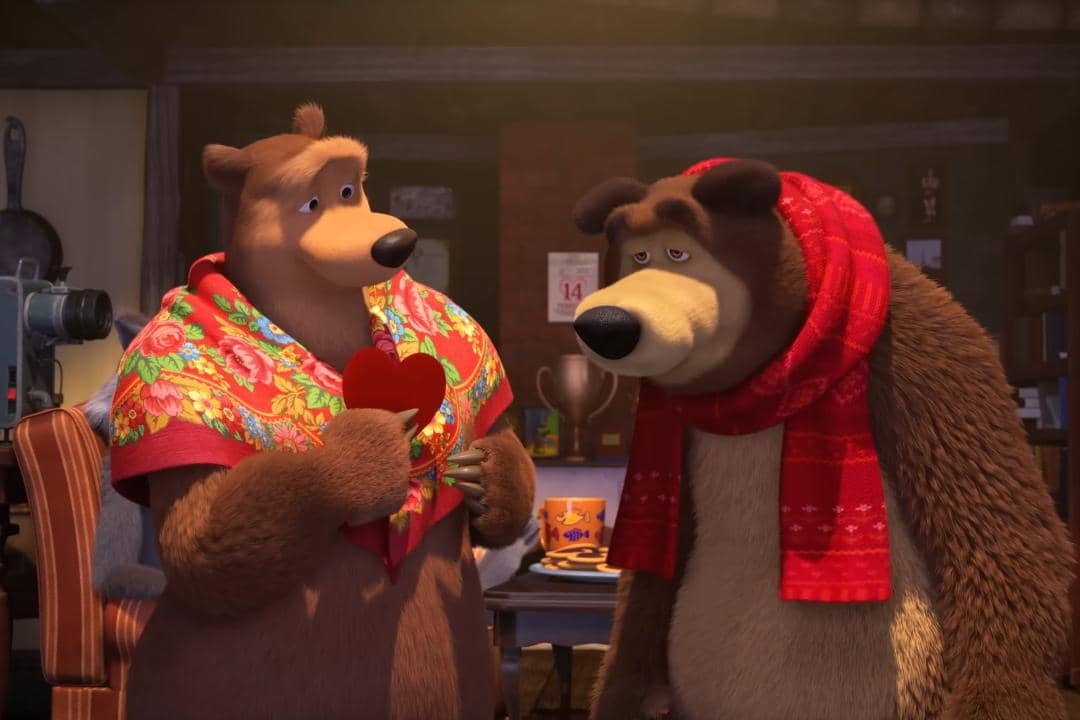 Bear kecewa karena rencananya menonton film berdua malah gagal