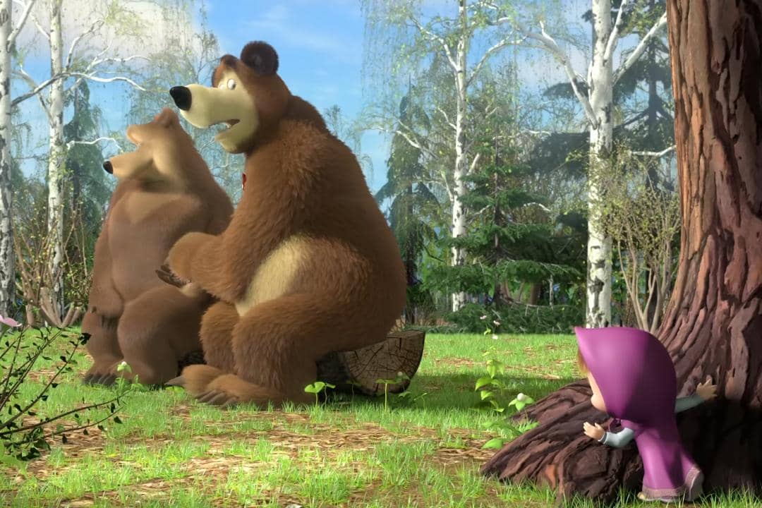 Masha sibuk mengganggu Bear yang sedang tahap PDKT dengan Lady Bear