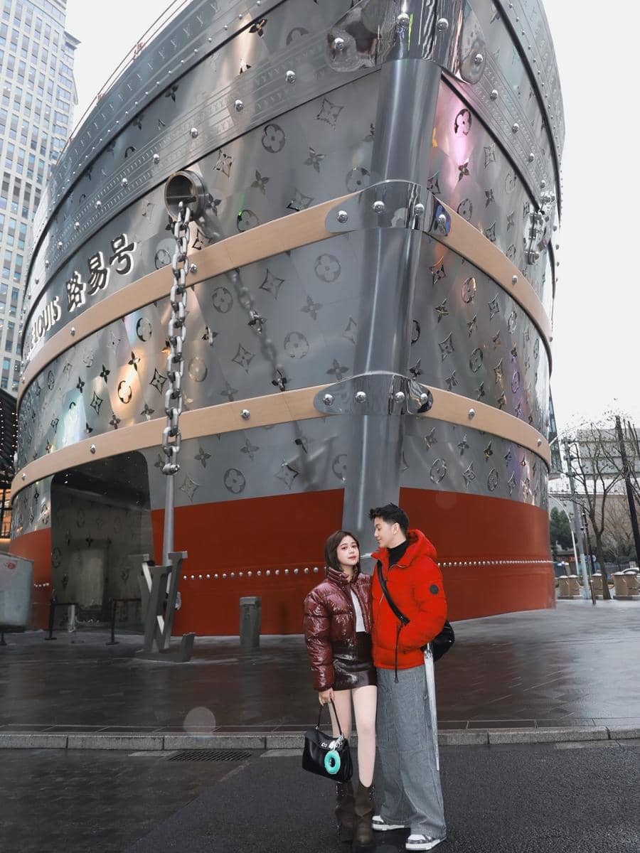 Bulan Madu Brisia Jodie dan Jonathan Alden di China