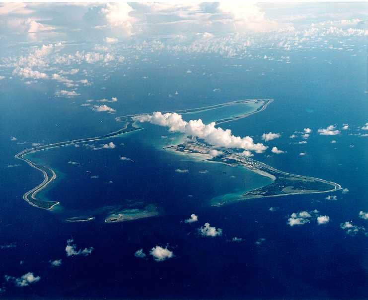 potret udara Pulau Diego Garcia yang berlokasi di tengah Samudra Hindia