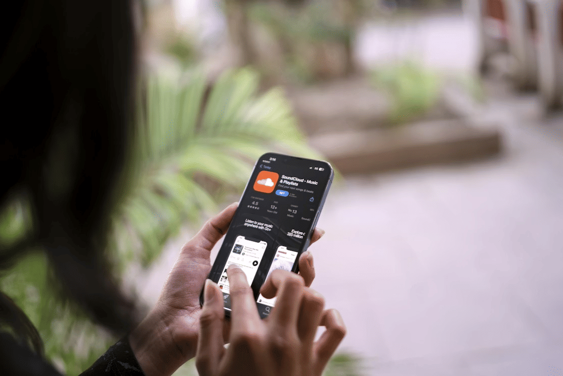 ilustrasi instal aplikasi