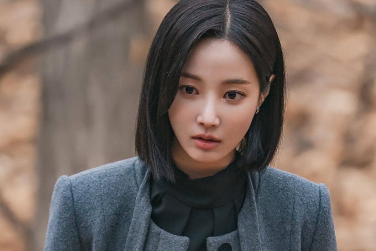 Still cut Love Phobia