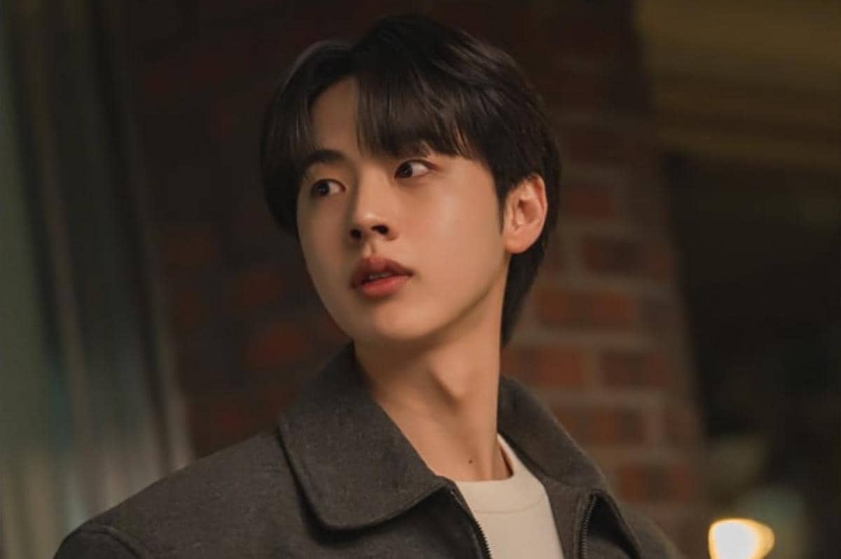 Still cut Love Phobia