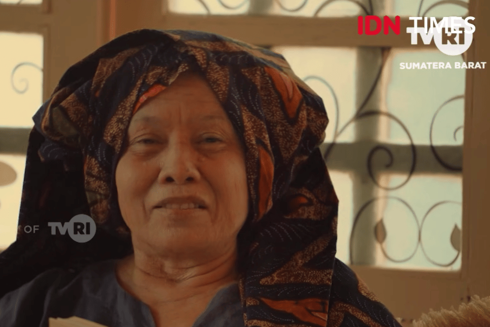 Salah satu adegan film biopik Soenting Melajoe. (IDN Times/3 Wajah Roehana Koeddoes Perempuan Jurnalis Pertama di Indonesia via TVRI Sumbar)