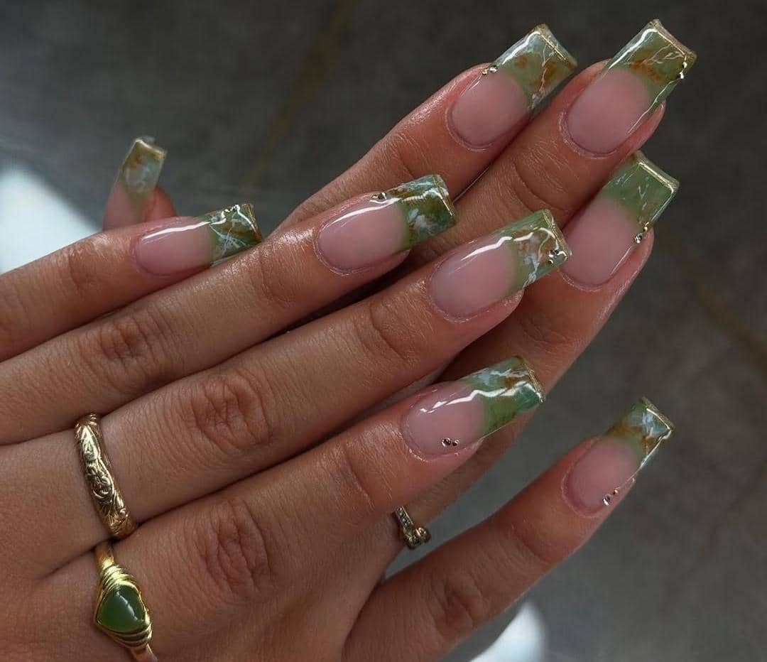 Ide nail art bertema batu giok/jade stone