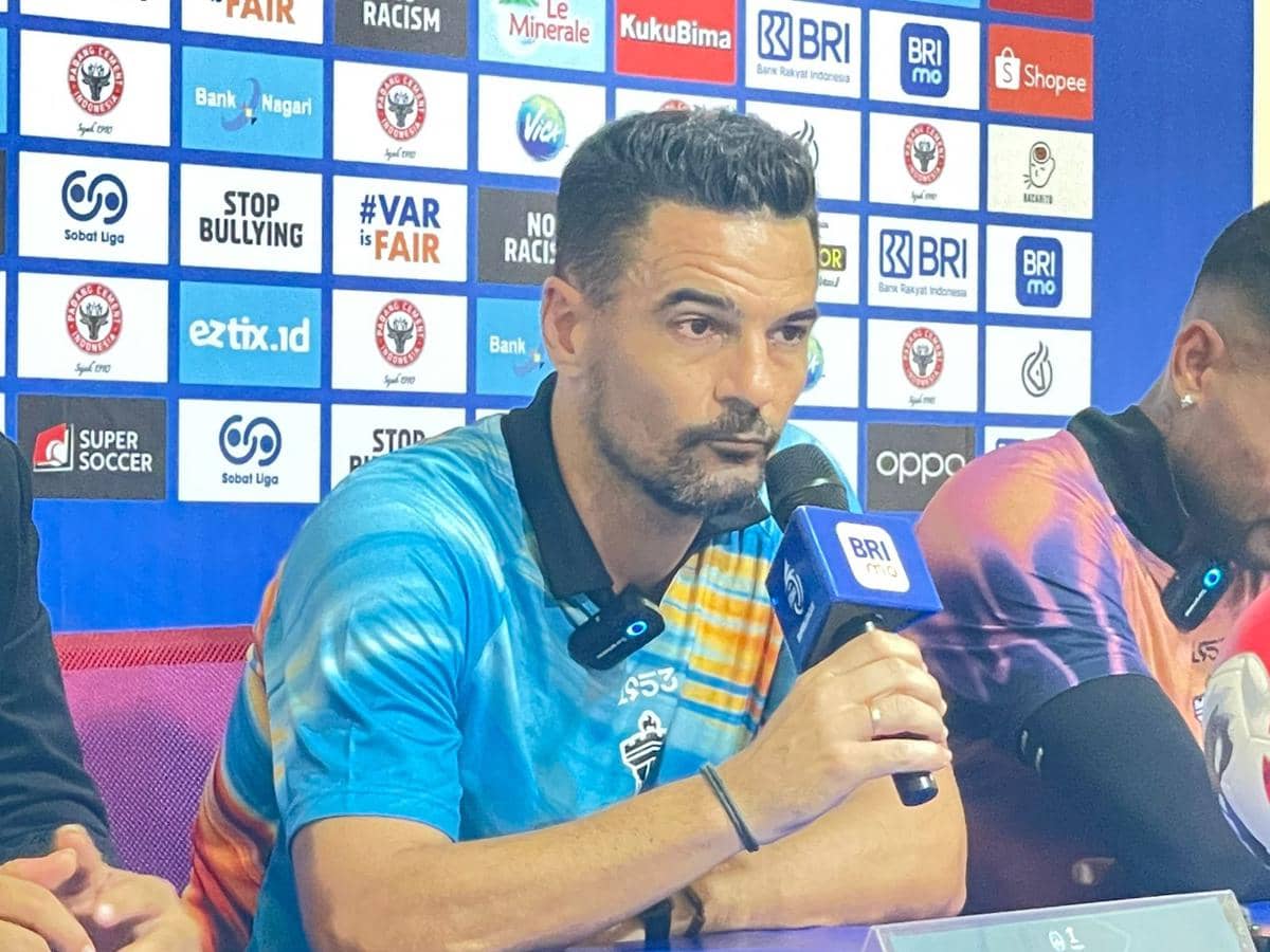 Pelatih Persita Tangerang, Carlos Pena