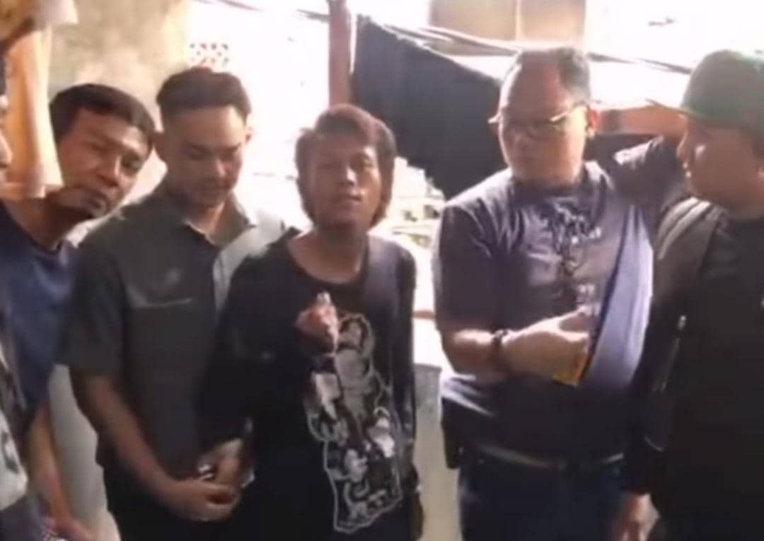 CEK FAKTA: Viral Pria Jalan Kaki di Tambora Diduga Bawa Jenazah