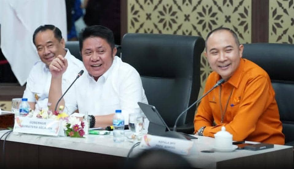 Gubernur Sumsel Herman Deru dan Wakil Bupati Cik Ujang saat menggelar rapat dengan BPS.
