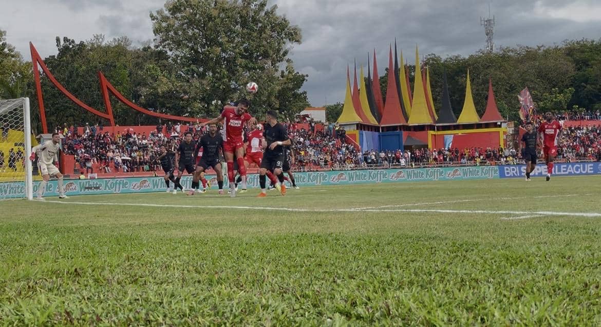 Laga Semen Padang FC vs Persita Tangerang (Foto: IDN Times/Halbert Caniago)