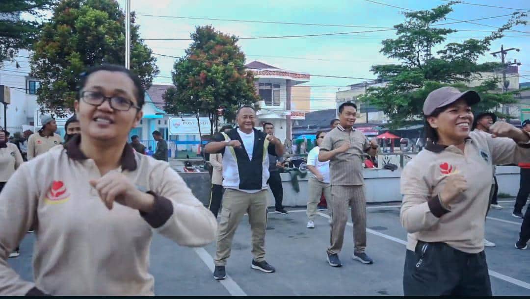 Bupati Humbahas Oloan dan Ketua Gerindra Humbahas Hendri Tumbur (dok.Gerindra Humbahas)