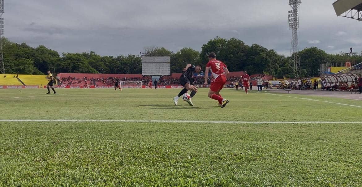 Laga Semen Padang FC vs Persita Tangerang (IDN Times/Halbert Caniago)