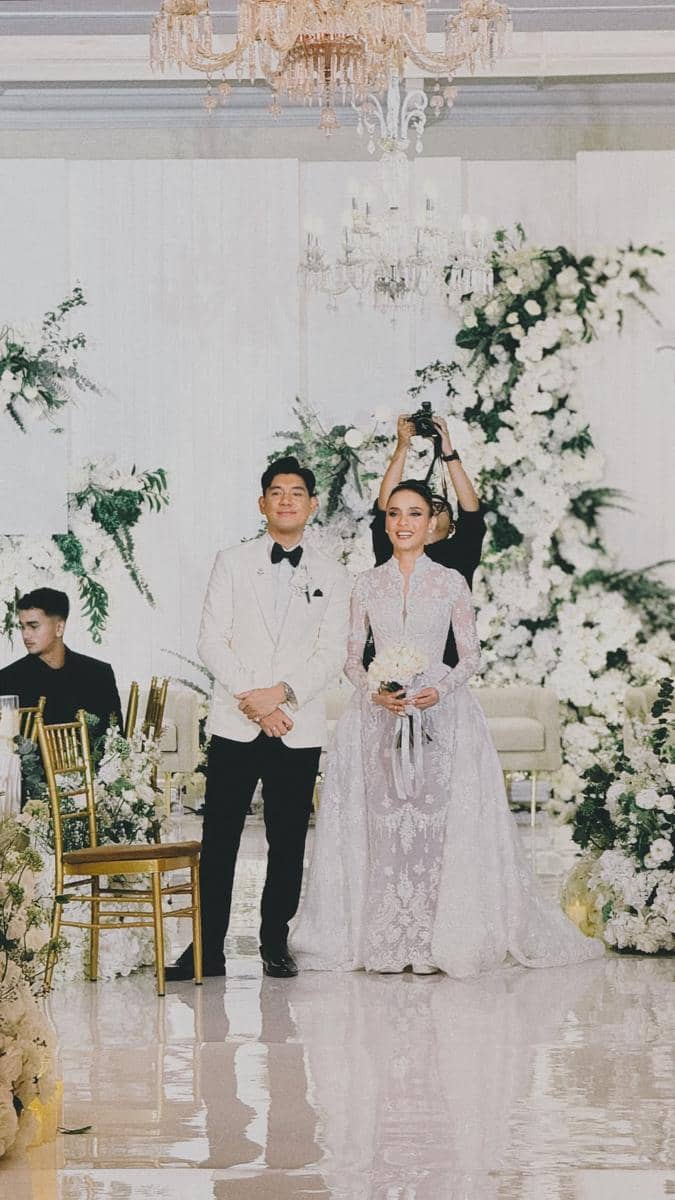 potret resepsi pernikahan Jaz Hayat dan Wavi Zihan