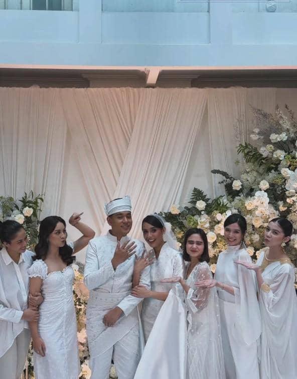 Artis Jadi Bridesmaid Pernikahan Wavi Zihan