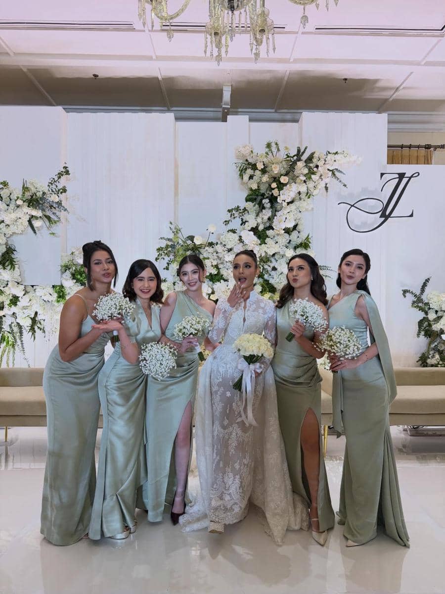 Artis Jadi Bridesmaid Pernikahan Wavi Zihan