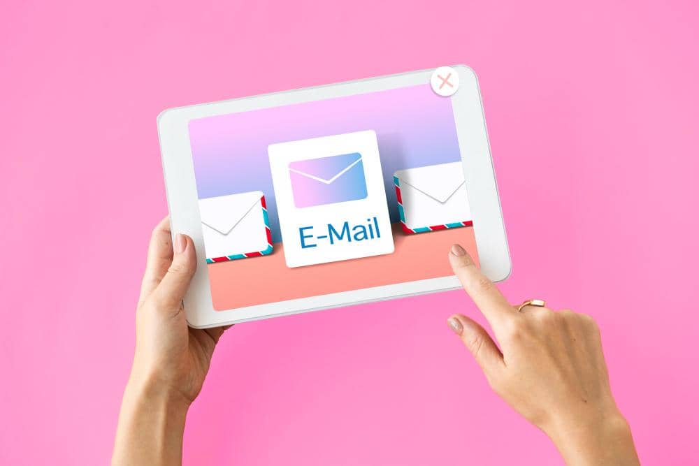 ilustrasi aplikasi email 