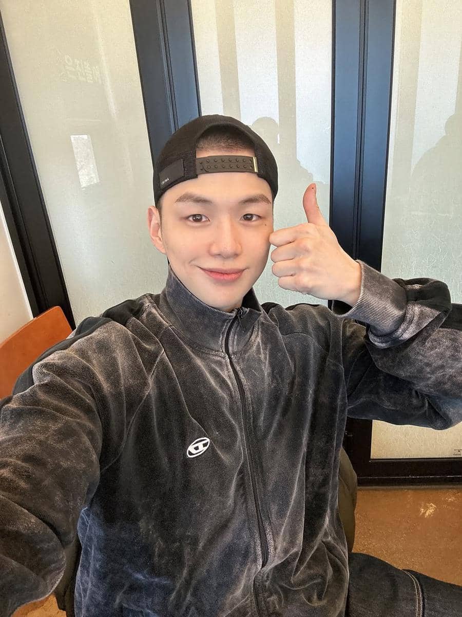 potret Kang Daniel berangkat wamil