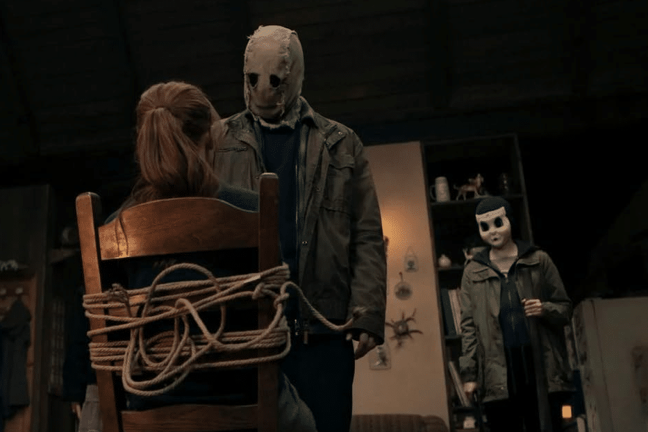 adegan dalam film The Strangers – Chapter 3