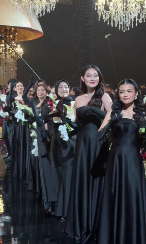Bridesmaid-Groomsmen Resepsi Pernikahan Ranggaz dan Angie (instagram.com/angieprijanto)