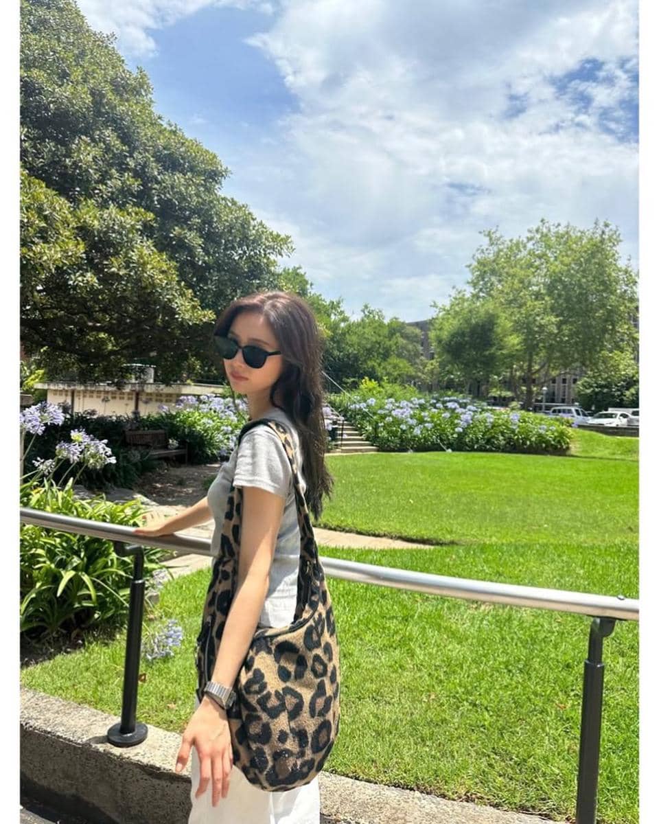 inspirasi gaya ala Shin Sae Kyeong