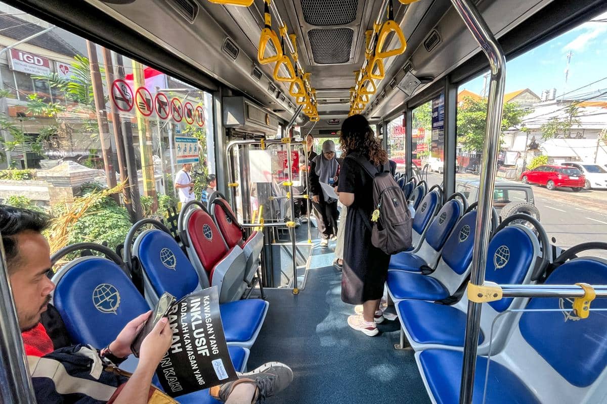 ruang bus Trans Metro Dewata (dok.pribadi/Natalia Indah)
