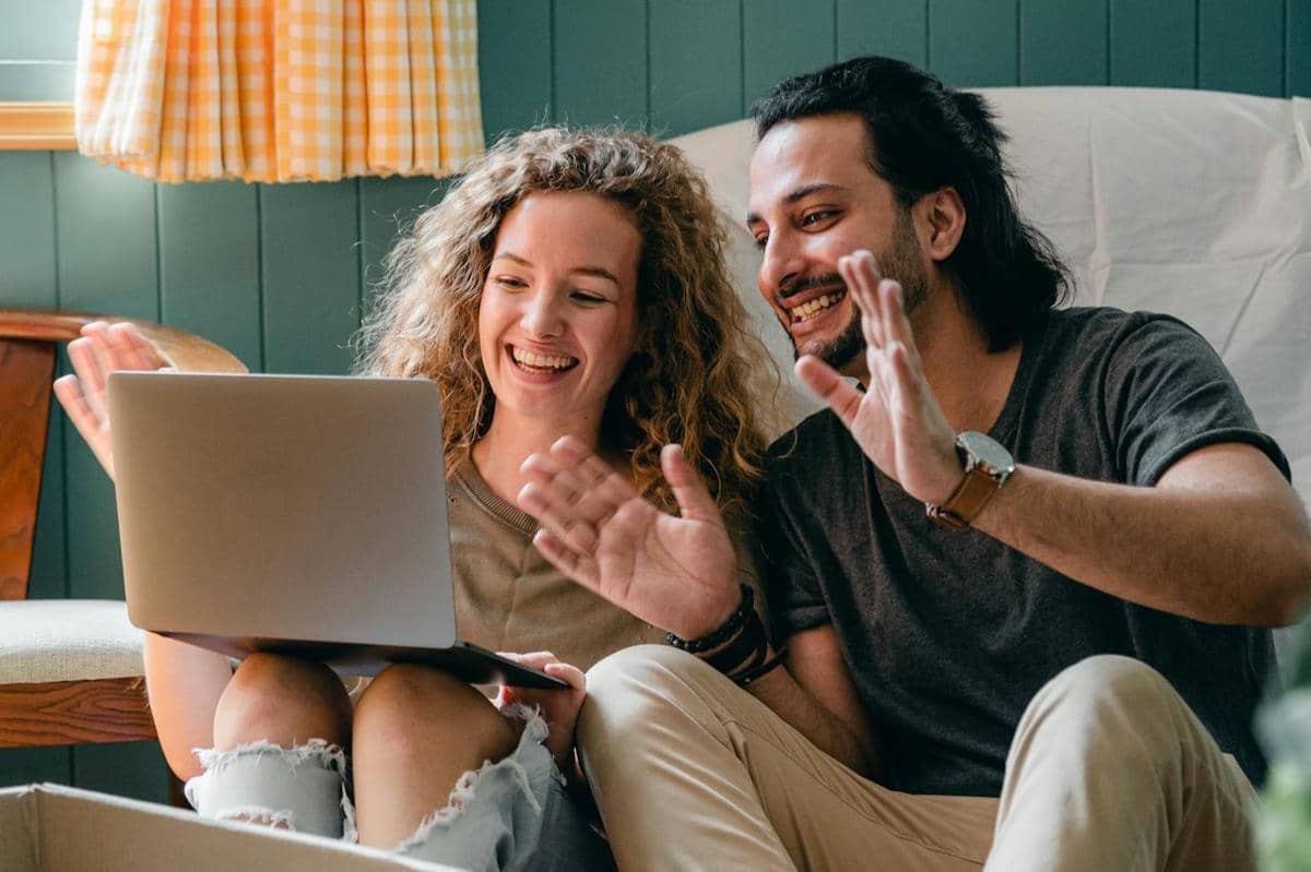 ilustrasi pasangan shio Kuda yang paling cocok di Tahun Kuda Api 