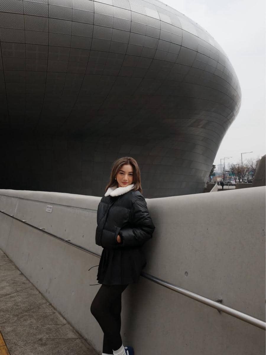 Glenca Chysara jalan-jalan di kawasan Dongdaemun